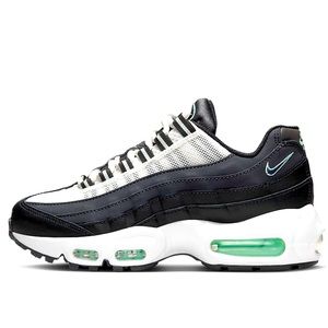 Womans Nike air max 95s woman’s size 8 or 6.5youth